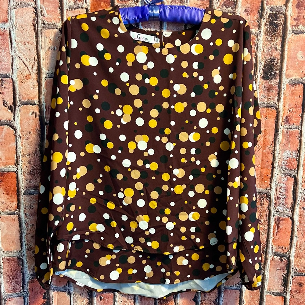 Blouse w/Ruffled Front